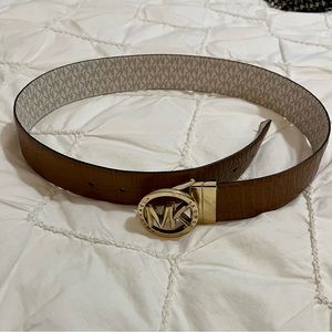 Michael Kors reversible belt, in size S/M